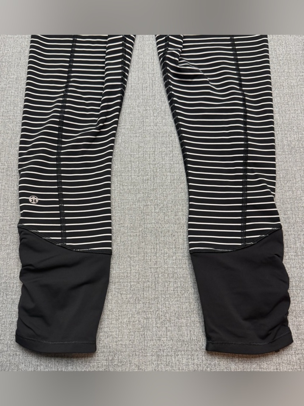 Lululemon Runday Crop-Parallel Stripe White Black - Picture 7 of 13